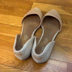Gently worn, Women’s TOM’s Tan Flats